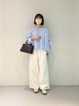 「URBAN RESEARCH（アーバンリサーチ）の『3サイズ展開』綿麻デニムイージーパンツ（デニムパンツ、ホワイト系）」を使った、araiさん（レディース・161cm）の春コーディネート