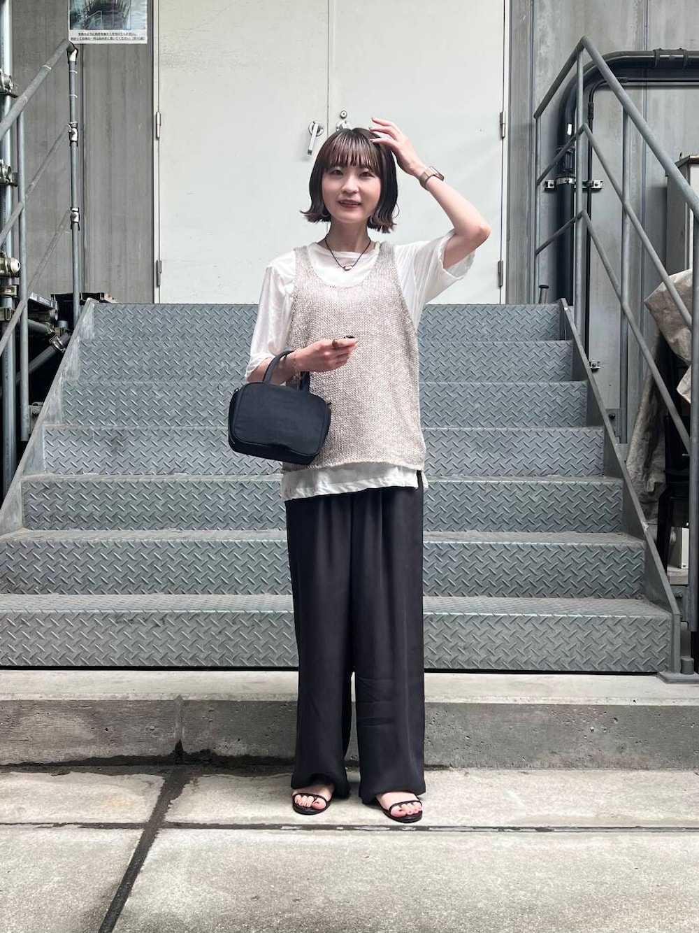 「アーバンリサーチ、URBANRESEARCH、サンダル、夏、サマーニット、休日スタイル、サンダルコーデ、イエべ秋、イエべ」｜「URBAN RESEARCHのnew basic　ドライツイストシアーTシャツ（Tシャツ/カットソー、ホワイト系）」を使った、araiさん（レディース・161cm）の夏コーディネートの1枚目の写真