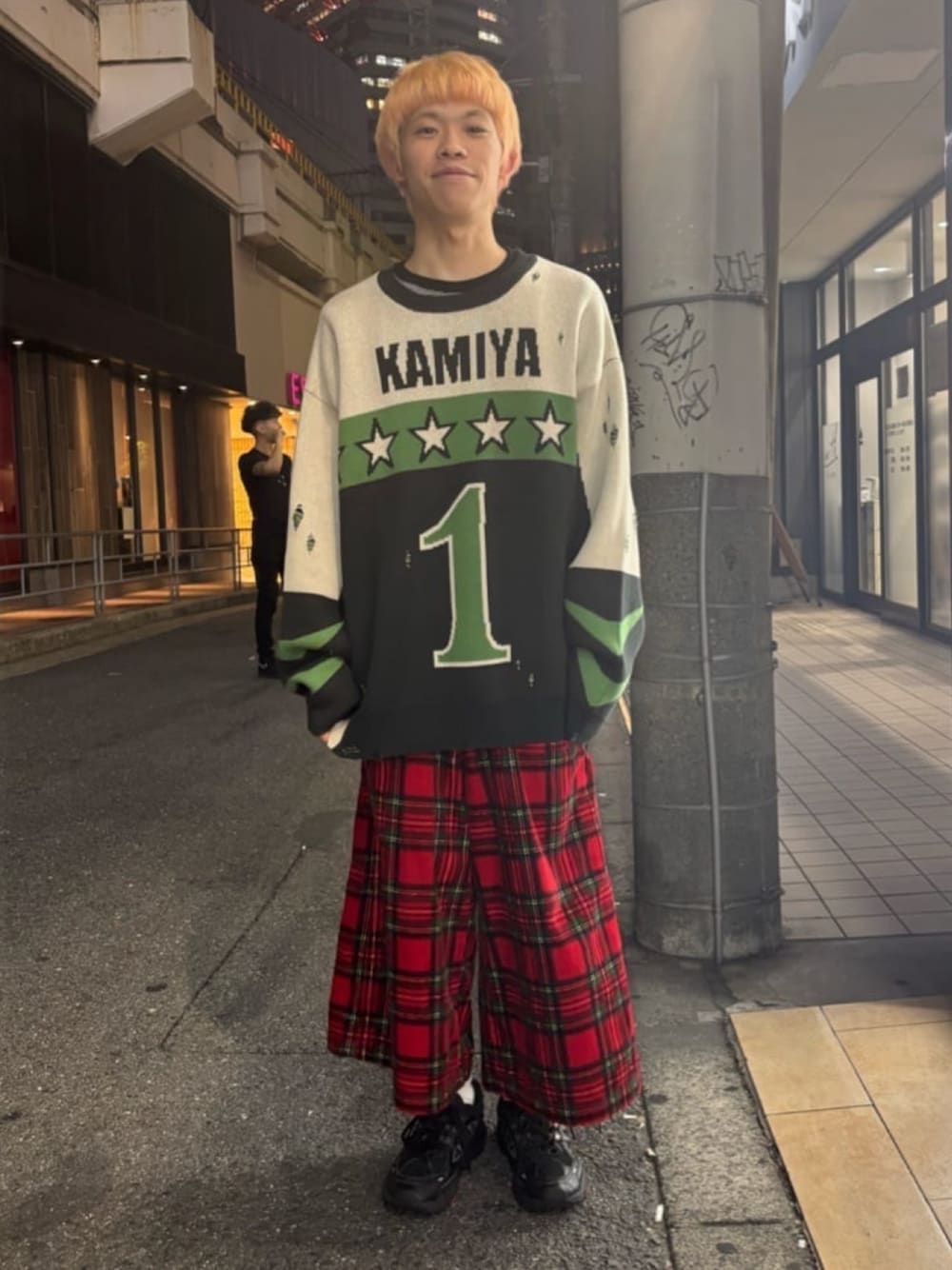 「ROYAL FLASHのアイテム（トップス、グリーン系）」を使った、tou1109さん（メンズ・163cm）の夏コーディネートの1枚目の写真