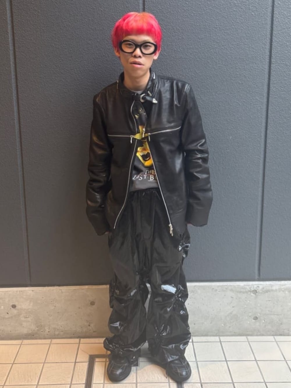 「ROYAL FLASHのA.F ARTEFACT/エーエフ・アーティファクト/Leather Tex Gather Wide Pant（その他パンツ、ブラック系）」を使った、tou1109さん（メンズ・163cm）の夏コーディネートの1枚目の写真
