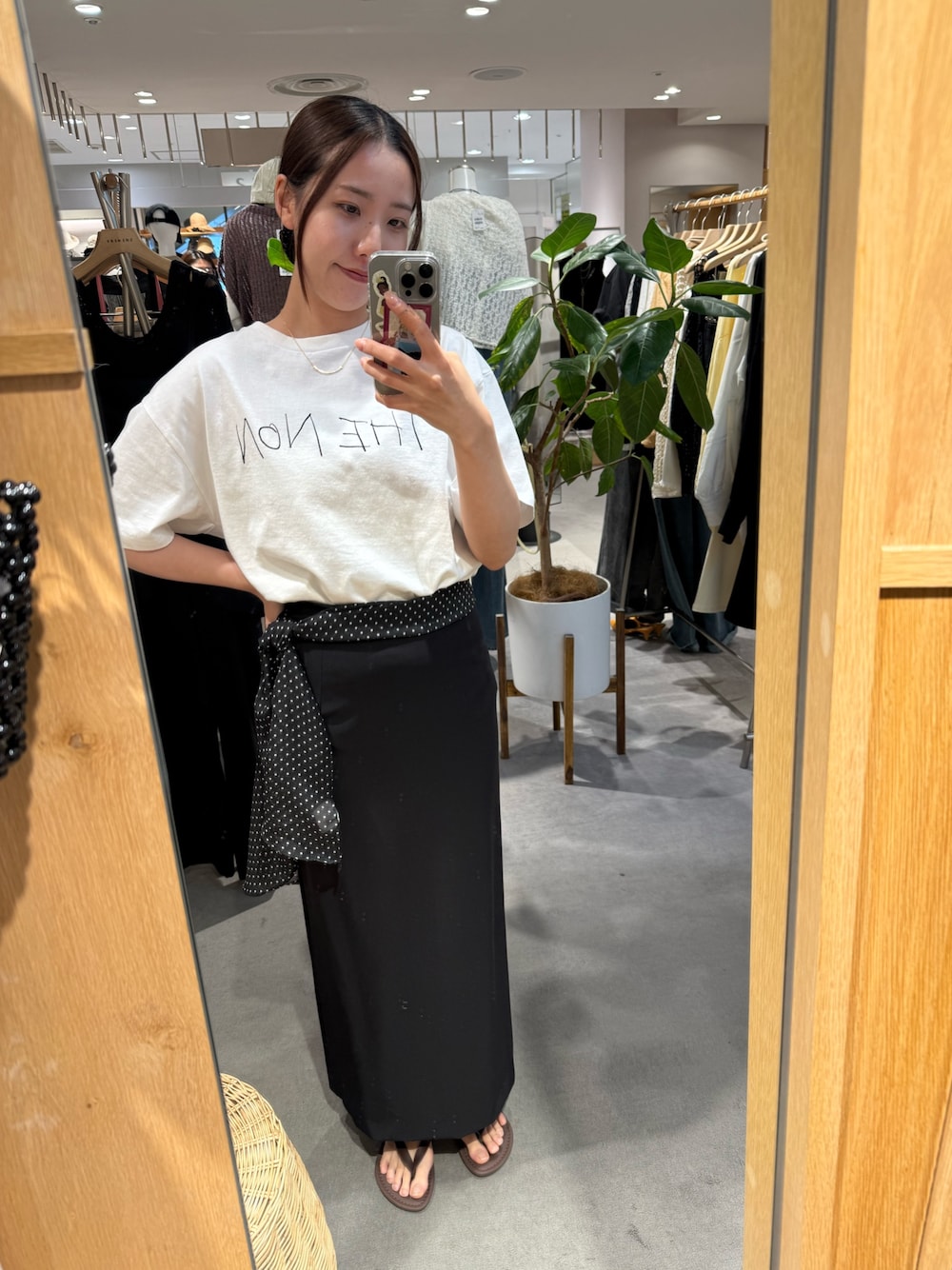 tシャツ 「コーデのアクセントに」rakugaki ロゴTee レディース セール】《コーデのアクセントに》rakugaki ロゴTee（Tシャツ