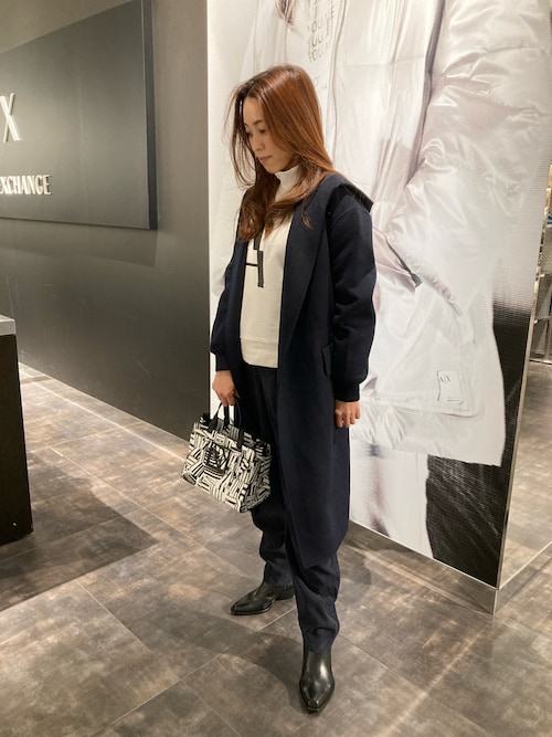 y様♡ARMANI EXCHANGE　上下コーデ　袖ロゴラインが激かわ♡　コーデ ARMANI EXCHANGEのアイテムを使った「ラインソックス×スニーカー