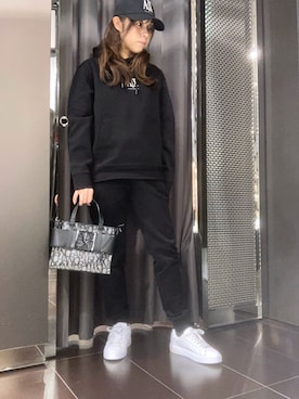 「ARMANI EXCHANGE（アルマーニエクスチェンジ）の【A|X アルマーニ エクスチェンジ】ICON フーデッドスウェットパーカー（スウェット）」を使った、HAMAさん（レディース・158cm）の冬コーディネート