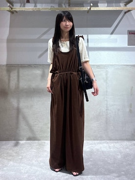 「アイテム（サロペット/オーバーオール、ブラウン系）」を使った、みのりさん（レディース・155cm）の夏コーディネート