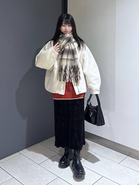 「アイテム（ストール/ショール）」を使った、みのりさん（レディース・155cm）の冬コーディネート