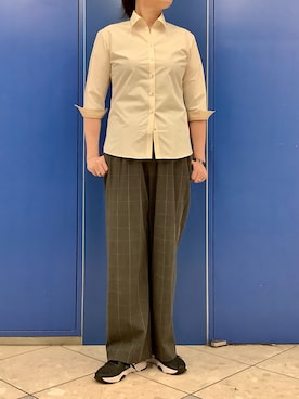 「アイテム（ビジネスシャツ）」を使った、BRICK HOUSE シャツ工房 なんばウォーク店さん（レディース・167cm）の秋コーディネート