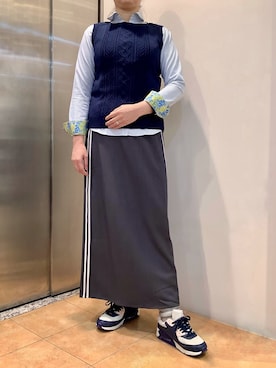 「TOKYO SHIRTS（トウキョウシャツ）のアイテム（ベスト）」を使った、BRICK HOUSE シャツ工房 なんばウォーク店さん（レディース・167cm）の春コーディネート