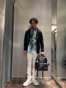 「ARMANI EXCHANGE（アルマーニエクスチェンジ）のアイテム（カーディガン/ボレロ）」を使った、jt.jt.jtさん（メンズ・170cm）の秋コーディネート