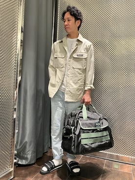 「ARMANI EXCHANGE（アルマーニエクスチェンジ）のアイテム（ボストンバッグ）」を使った、jt.jt.jtさん（メンズ・170cm）の春コーディネート