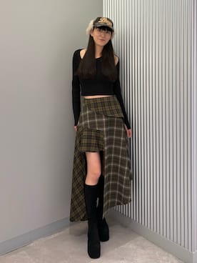 「アイテム（シューズ）」を使った、中村樹李亜さん（レディース・175cm）の秋コーディネート