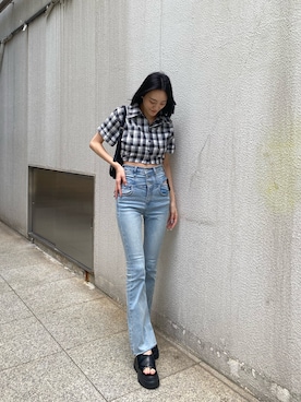 「EMODA（エモダ）のサイドオープンクロップドシャツ（シャツ/ブラウス）」を使った、中村樹李亜さん（レディース・175cm）の夏コーディネート