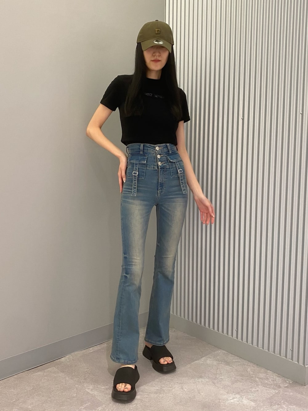 中村樹李亜(EMODA)｜EMODAのデニムパンツを使ったコーディネート - WEAR