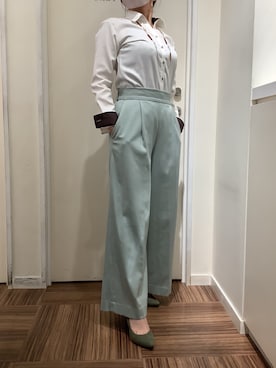 「アイテム（ビジネスシャツ）」を使った、BRICK HOUSE シャツ工房 新橋店さん（レディース・158cm）の秋コーディネート