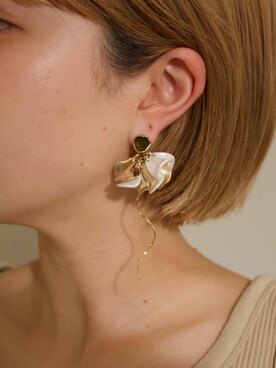 「おおぶりピアス」｜「アイテム（アクセサリー）」を使った、ma/tesさん（レディース・160cm）の秋コーディネート