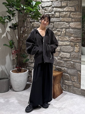 「HEREIAM（ヘレイアム）の【HEREIAM】パイピングトロミパンツ（その他パンツ、ブラック系）」を使った、bfyucaさん（レディース）の秋コーディネート