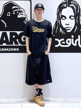 「Dickies（ディッキーズ）のXLARGE×Dickies PAINTER SHORT PANTS（デニムパンツ、ブラック系）」を使った、issaさん（メンズ・186cm）の夏コーディネート
