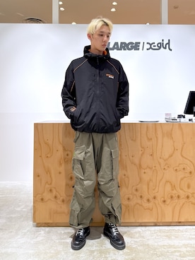 「XLARGE（エクストララージ）のXLARGE×ROLAND PIPING HOODED JACKET（ナイロンジャケット）」を使った、issaさん（メンズ・186cm・20代）の夏コーディネート