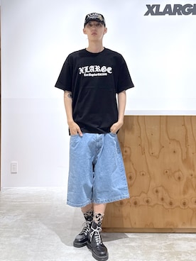 「XLARGE（エクストララージ）のOLD ENGLISH LOGO S/S TEE（Tシャツ/カットソー、ブラック系）」を使った、issaさん（メンズ・186cm）の夏コーディネート