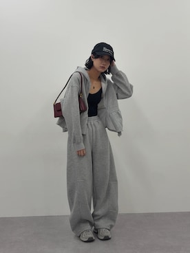 「アイテム（パーカー）」を使った、Maoさん（レディース・165cm）の秋コーディネート