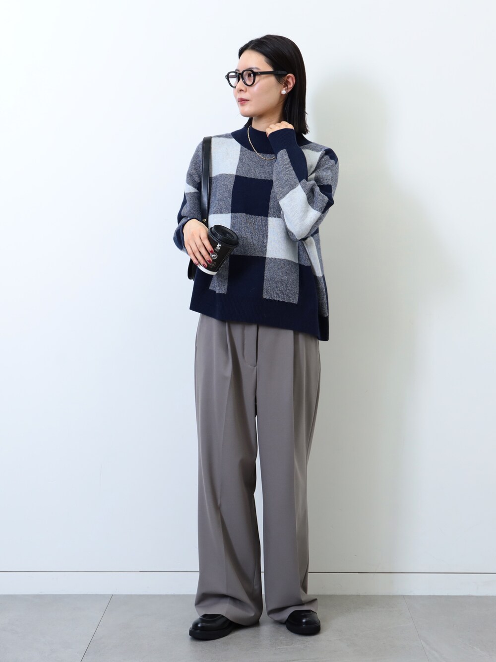 「オトナカジュアル、チェック、いいね、save、フォローお願いします🤑、トレンド、韓国ファッション、ワイドパンツ、めがね、ローファー、秋冬コーデ、大人かわいい、プチプラ、ゆったりコーデ、楽チンコーデ、冬コーデ、ニット」｜「BEAMS HEARTのBEAMS HEART / ジャカード チェック ニットプルオーバー（ニット/セーター、ブルー系）」を使った、kanakoさん（レディース・165cm）の冬コーディネートの1枚目の写真