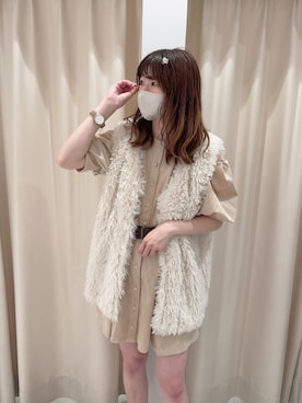 「one after another NICE CLAUP（ワンアフターアナザーナイスクラップ）のファーベスト（ダウンベスト、ホワイト系）」を使った、namikiさん（レディース・161cm）の夏コーディネート