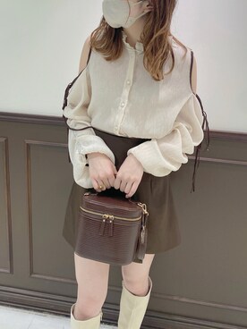 「one after another NICE CLAUP（ワンアフターアナザーナイスクラップ）のポーチ付バニティーショルダー（ショルダーバッグ、ブラウン系）」を使った、namikiさん（レディース・161cm）の秋コーディネート