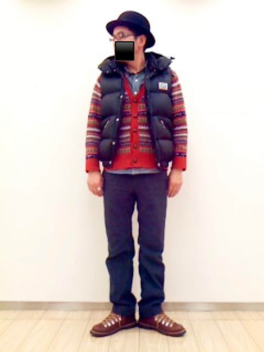 MOUNTAIN EQUIPMENTのダウンベストを使った人気ファッション