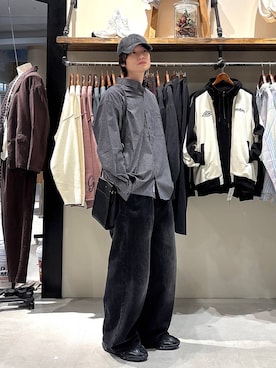 「niko and...（ニコアンド）のステッチスクエアフェイクレザーショルダーバッグ（ショルダーバッグ、ブラック系）」を使った、りょたさん（メンズ・180cm）の春コーディネート