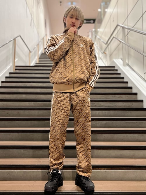 アディダス オリジナルスショップ ラゾーナ川崎プラザNAさんのジャージ