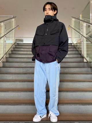 adidas（アディダス）の「コンバーチブル シェルジャケット
