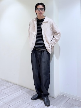 「ADAM ET ROPE'（アダムエロペ）のコットンシルクネップシャツ（シャツ/ブラウス、ベージュ系）」を使った、吉田　さんの秋コーディネート
