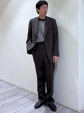「ADAM ET ROPE'（アダムエロペ）の【AURALEE/オーラリー】LIGHT WOOL MAX GABARDINE TWO-TUCK SLACKS（スラックス、ブラウン系）」を使った、吉田　さんの夏コーディネート