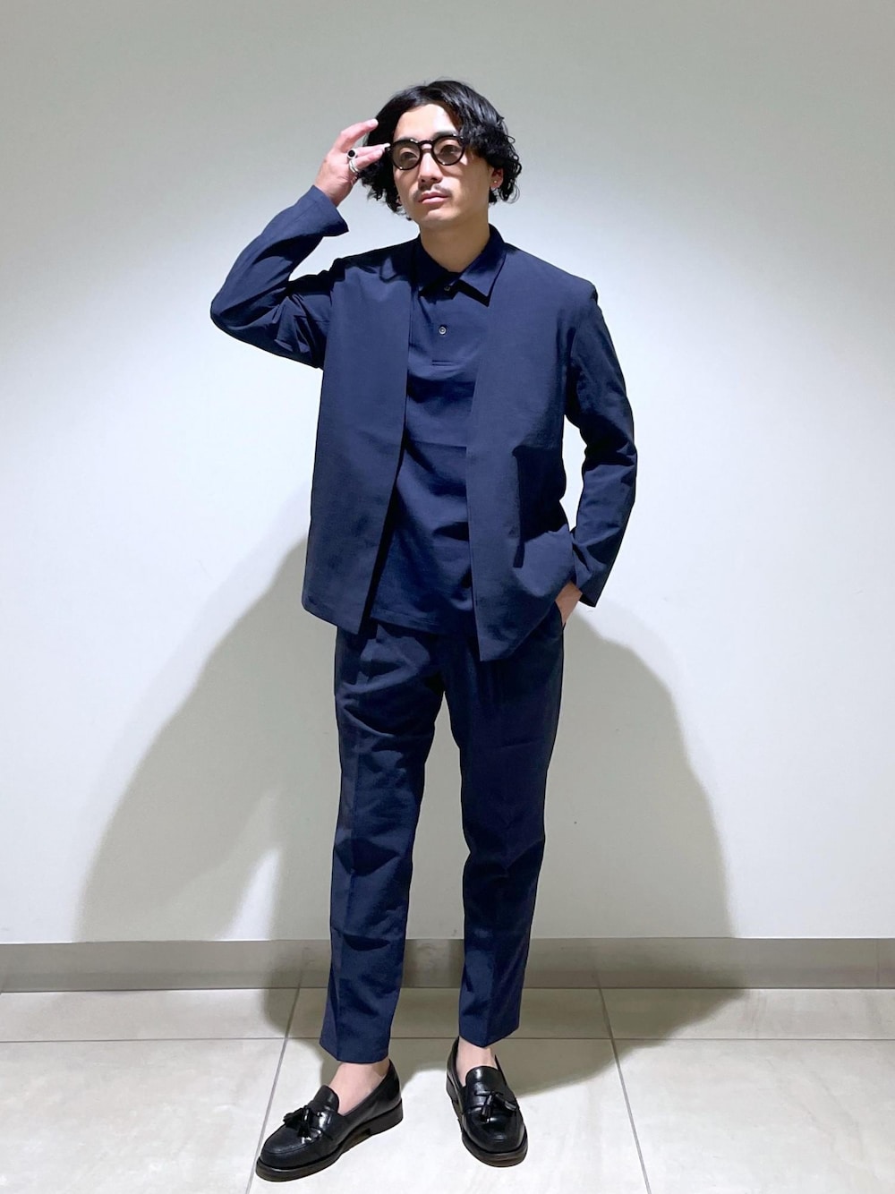 「24SS、2024SS、快適素材、リランチェ、ADAM ET ROPÉ、FEMME、HOMME、UNISEX、SDGs、サステナブル、低身長、骨格ストレート、きれいめ、きれいめカジュアル、セレモニー」｜「ADAM ET ROPE'の《新色追加》【RIRANCHA/リランチェ】ボックスシルエット ジャージー ポロシャツ / イージーケア / ユニセックス / 吸水速乾（ポロシャツ、ブルー系）」を使った、adam_yamashitaさん（メンズ・169cm）の春コーディネートの1枚目の写真