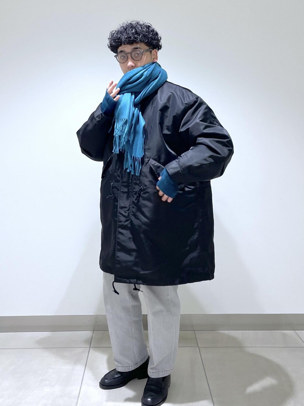 「モッズコート、マフラー、THE INOUE BROTHERS、クリスマス、ギフト、プレゼント、グローブ、手袋、SNaPMeAward23w、ADAM ET ROPÉ、FEMME、HOMME、UNISEX、SDGs、サステナブル」｜「ADAM ET ROPE'の《2点セット》ナイロンツイル M-65 ビッグシルエット モッズコート / コート＆中綿ライナーセット / ライナー取り外し可能（モッズコート、ブラック系）」を使った、adam_yamashitaさん（メンズ・169cm）の冬コーディネートの1枚目の写真