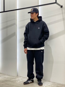 「URBAN RESEARCH（アーバンリサーチ）のアイテム（パーカー）」を使った、AKIHIROさん（メンズ・178cm）の秋コーディネート