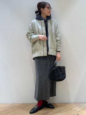 「アイテム（スカート、シルバー系）」を使った、ひかりさん（レディース・162cm）の秋コーディネート
