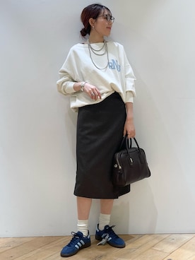 「アイテム（スウェット）」を使った、ひかりさん（レディース・162cm）の秋コーディネート