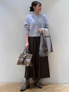 「アイテム（チャーム）」を使った、ひかりさん（レディース・162cm）の秋コーディネート