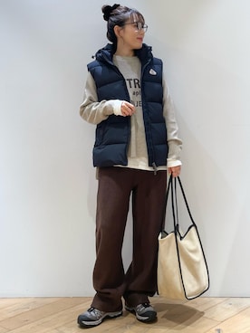 「アイテム（ダウンベスト）」を使った、ひかりさん（レディース・162cm）の冬コーディネート