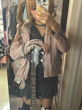 「SEXY DYNAMITE LONDON（セクシーダイナマイトロンドン）のアイテム（スタジャン、ピンク系）」を使った、すずさん（レディース・159cm）の冬コーディネート