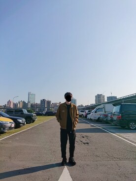 「アイテム（ナイロンジャケット、ブラウン系）」を使った、jhさん（メンズ・166cm）の夏コーディネート