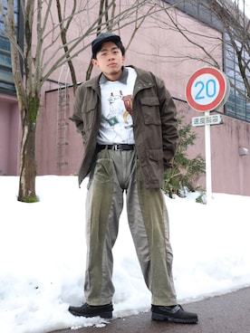 「Eddie Bauer（エディーバウアー）のアイテム（ミリタリージャケット）」を使った、MASUMIさん（メンズ・168cm）の冬コーディネート