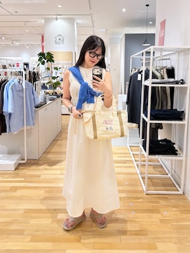 「URBAN RESEARCH DOORS（アーバンリサーチドアーズ）のOOFOS　OOriginal（サンダル、ベージュ系）」を使った、maiさん（レディース・167cm）の夏コーディネート