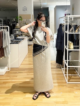「SENSE OF PLACE by URBAN RESEARCH（センスオブプレイスバイアーバンリサーチ）の『撥水』SKINProof 撥水ドレープスカート（スカート、グレー系）」を使った、maiさん（レディース・167cm）の夏コーディネート