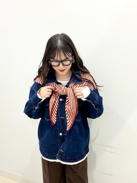 「SMELLY（スメリー）のステンレスニュアンスカーブボリュームピアス（ピアス（両耳用）、ゴールド系）」を使った、maiさん（レディース・167cm）の秋コーディネート