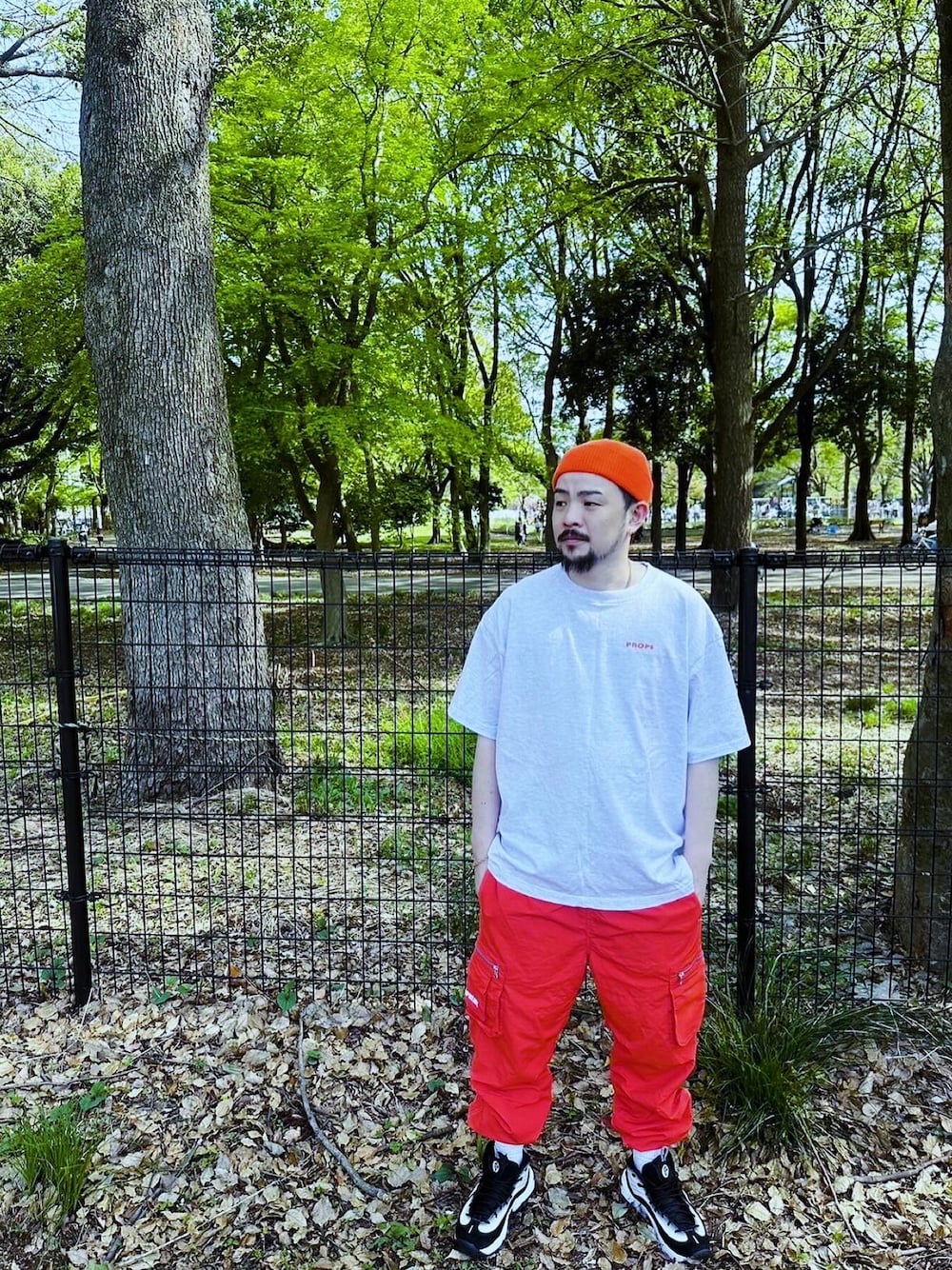 Supreme のパンツ（オレンジ系）を使った人気ファッション