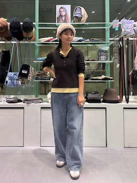 「アイテム（ブレスレット）」を使った、ユウナさん（レディース・158cm）の秋コーディネート