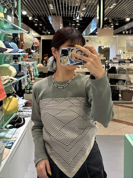 「SMELLY（スメリー）のニットボリュームシュシュ（ヘアゴム、グレー系）」を使った、ユウナさん（レディース・158cm）の春コーディネート