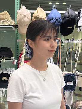 「アイテム（シュシュ、ブルー系）」を使った、ユウナさん（レディース・159cm）の夏コーディネート