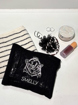 「SMELLY（スメリー）のMELLYポーチM（ポーチ）」を使った、ユウナさん（レディース・158cm）の秋コーディネート